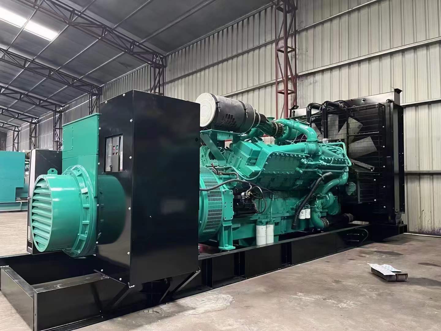 铁锋如何降低 800kW 柴油发电机输出电流的波动？