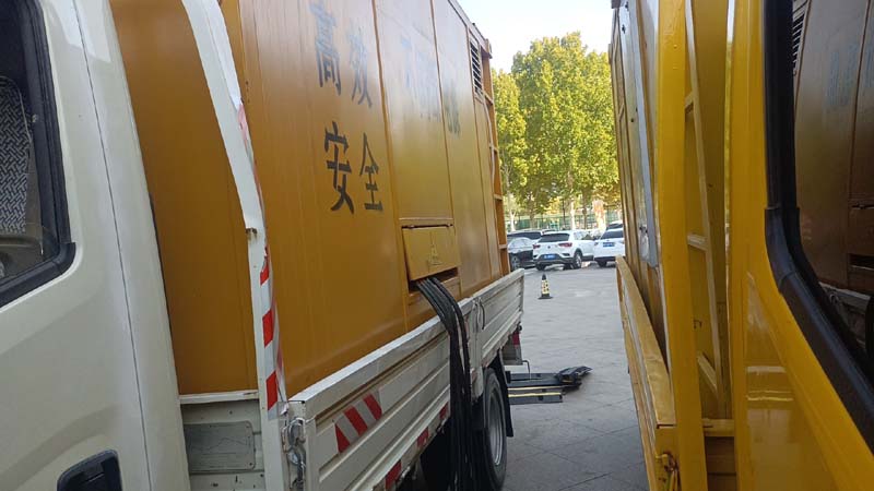 铁锋如何判断柴油发电机组和UPS电源的切换时间是否符合要求？