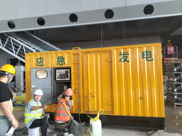 铁锋怎样判断空气滤清器是否需要更换？